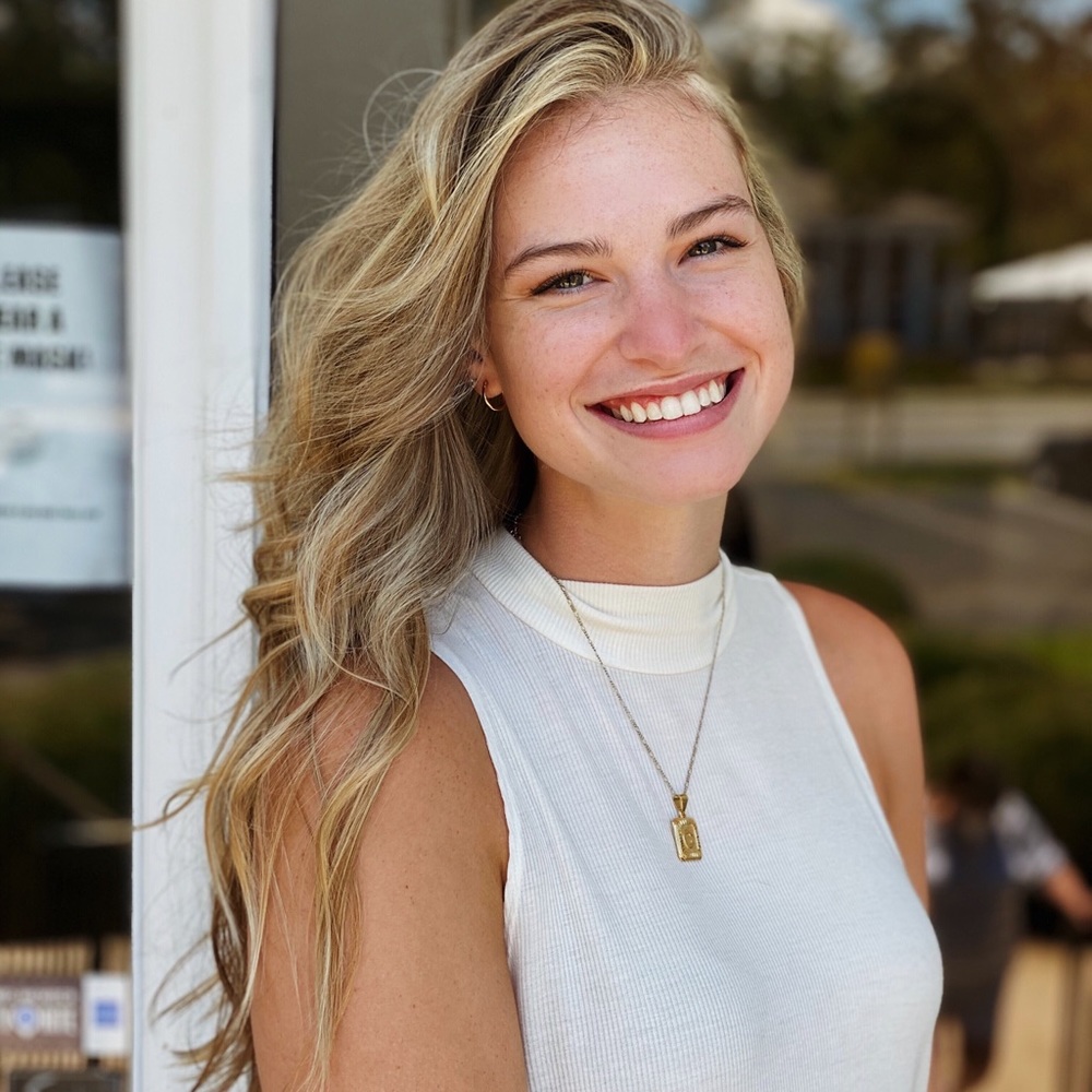 Meet your Posher, Claire